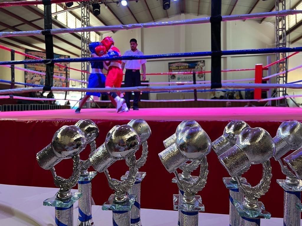 Ixtlán participa en evento de boxeo profesional amateur