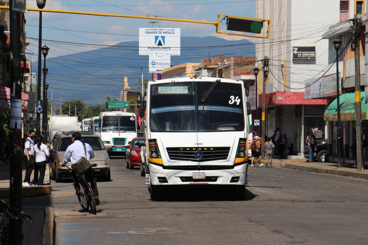 Ahora si va en serio mejoramiento de parabuses en zona urbana