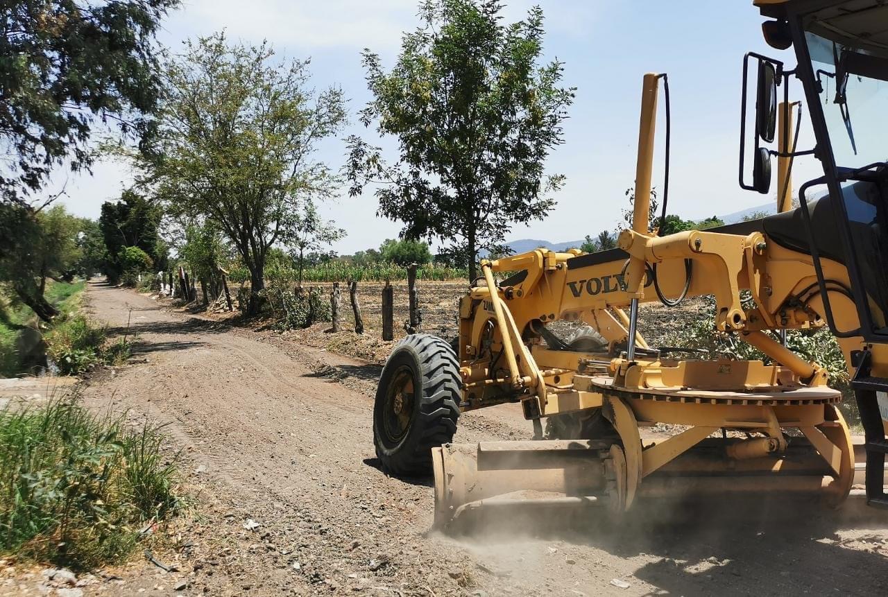 Mejoran 5 kilómetros de caminos saca cosechas de Romero de Guzmán