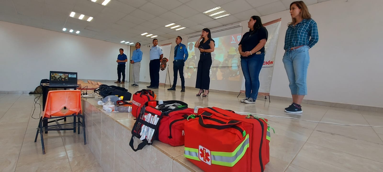 Refuerzan conocimientos en primeros auxilios y combate de incendios a estudiantes del Tec Zamora