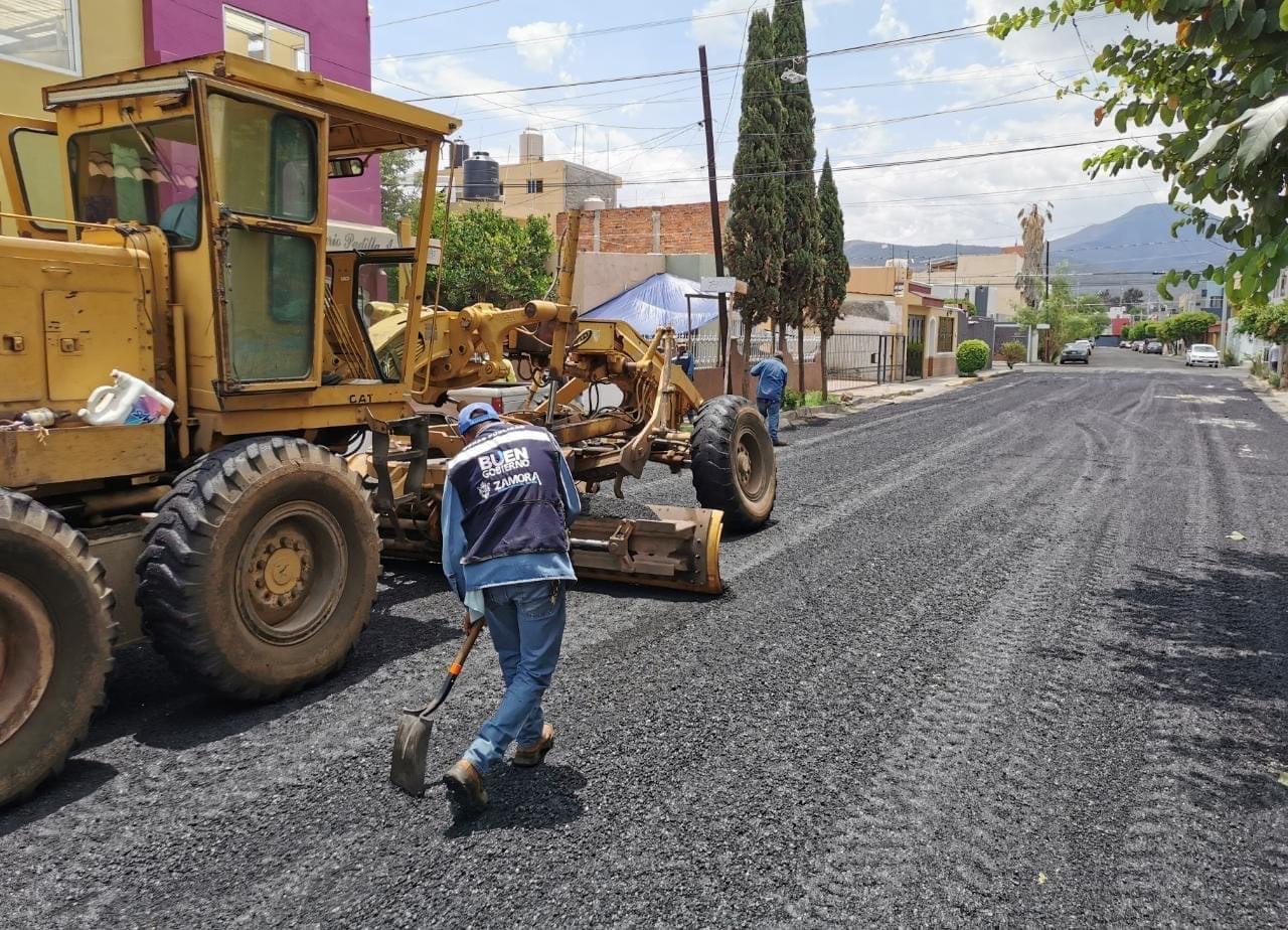 Continuaron trabajos de mejoramiento en la calle Fresno, en Las Fuentes