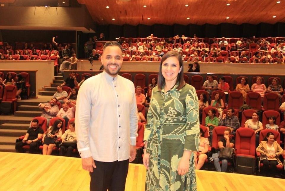 Coro Zebtysqua, Voces Obscuras engalanó noche cultural en Zamora