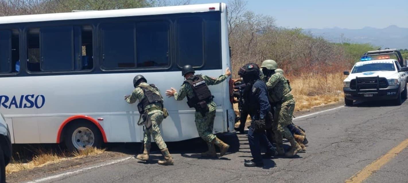 Fuerzas de seguridad toman el control y liberan vialidades en Peribán-Los Reyes