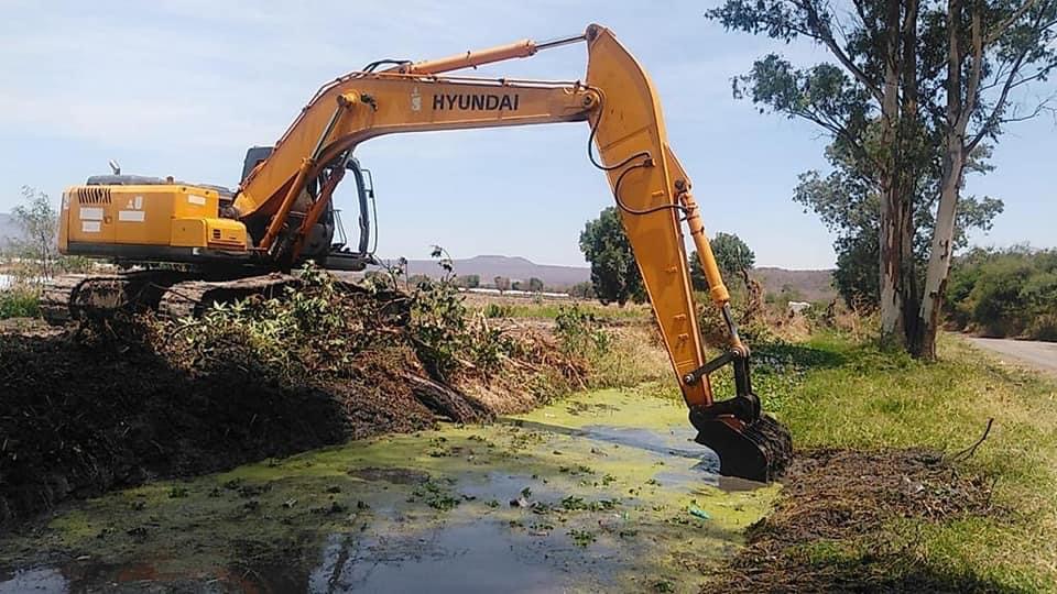 Realizan acciones preventivas en arroyos y canales de las conunidades