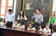 Alumnos del CreSer visitaron al presidente Carlos Soto