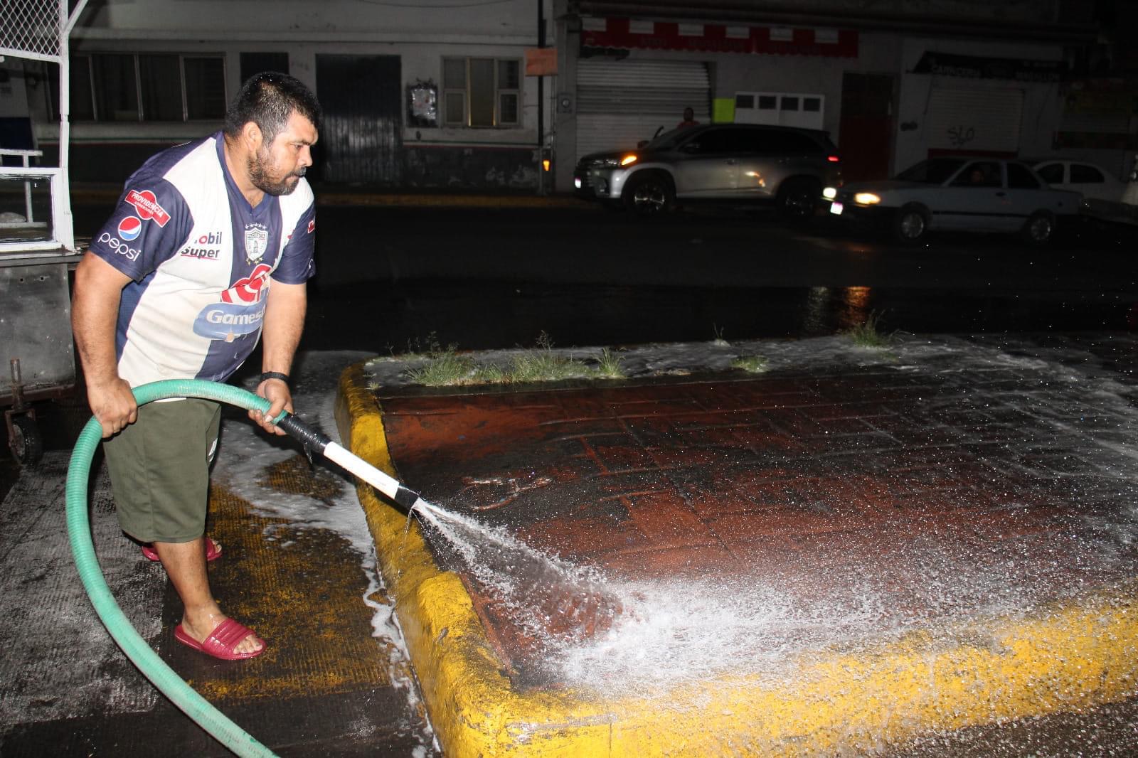 Limpian Mercado Municipal en Jacona