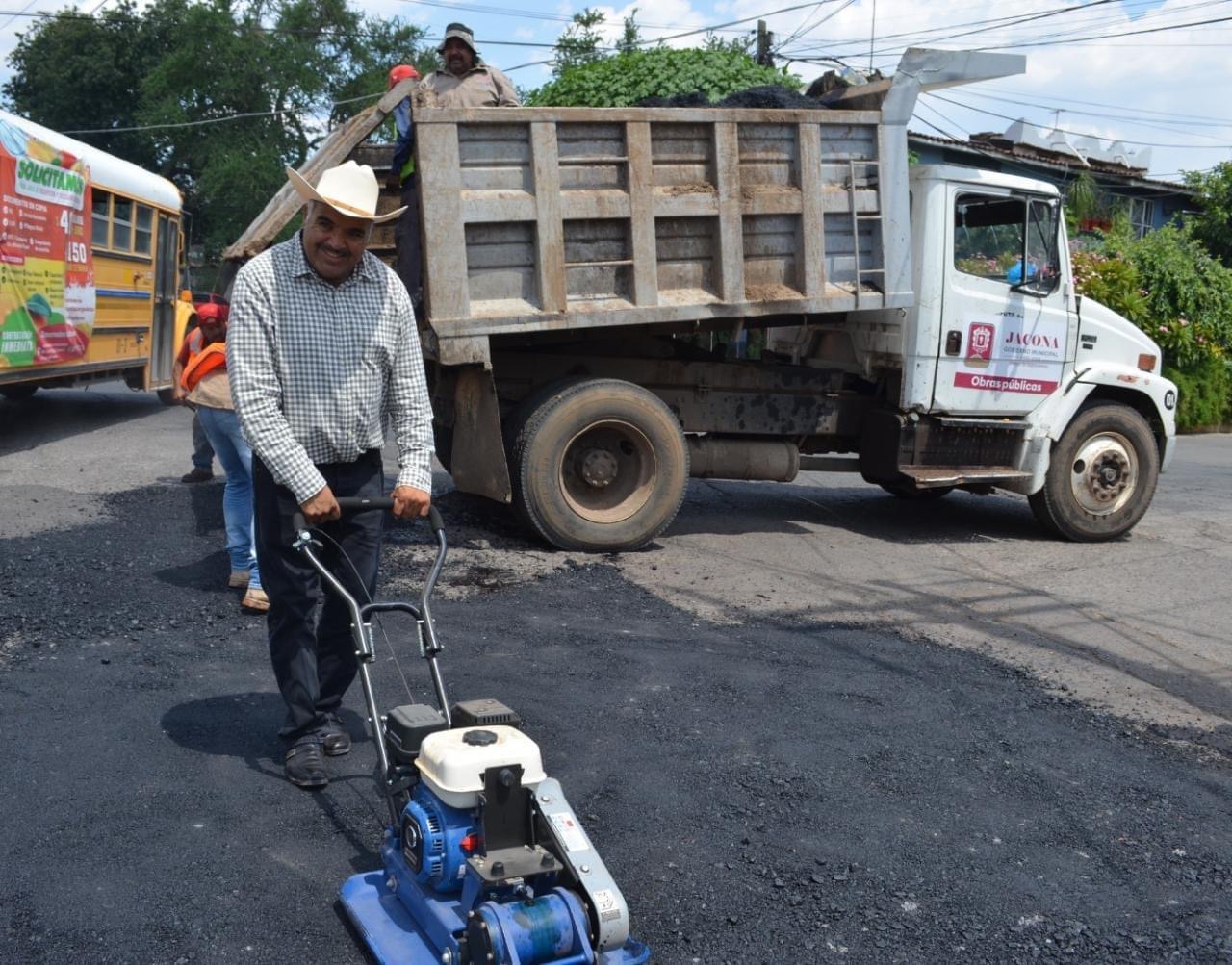 Intensifica Gobierno de Jacona acciones de bacheo