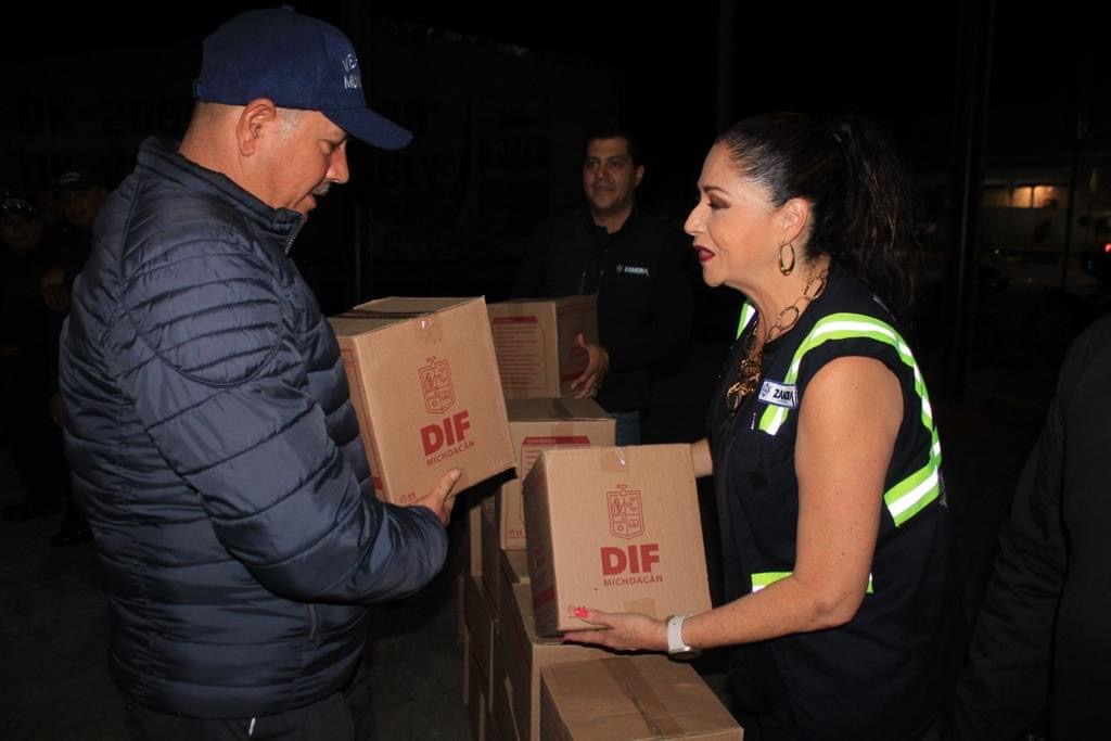 El presidente Carlos Soto entregó despensas a veladores