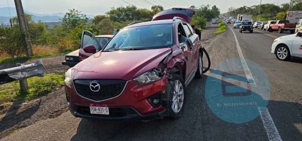 Motociclista fallece al chocar contra una camioneta, en Zamora