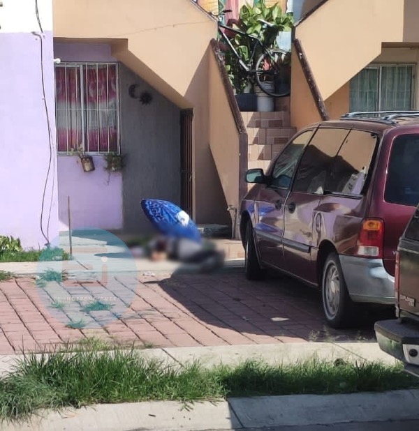 Frente a su vivienda, joven es ultimado a balazos, en Zamora