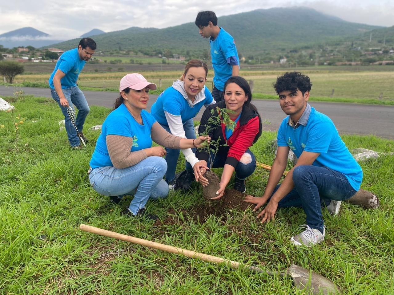 Gobierno de Jacona realiza reforestación