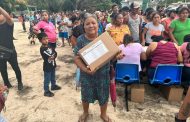 Gobierno de Michoacán entrega ayuda a familias afectadas por huracán Beatriz