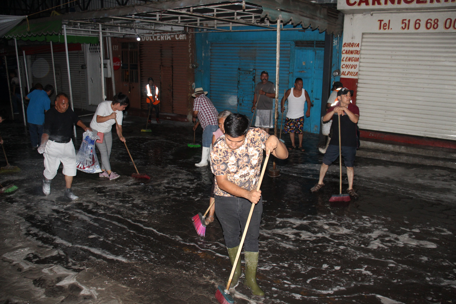 Intensifican acciones de limpieza en el mercado municipal de Jacona