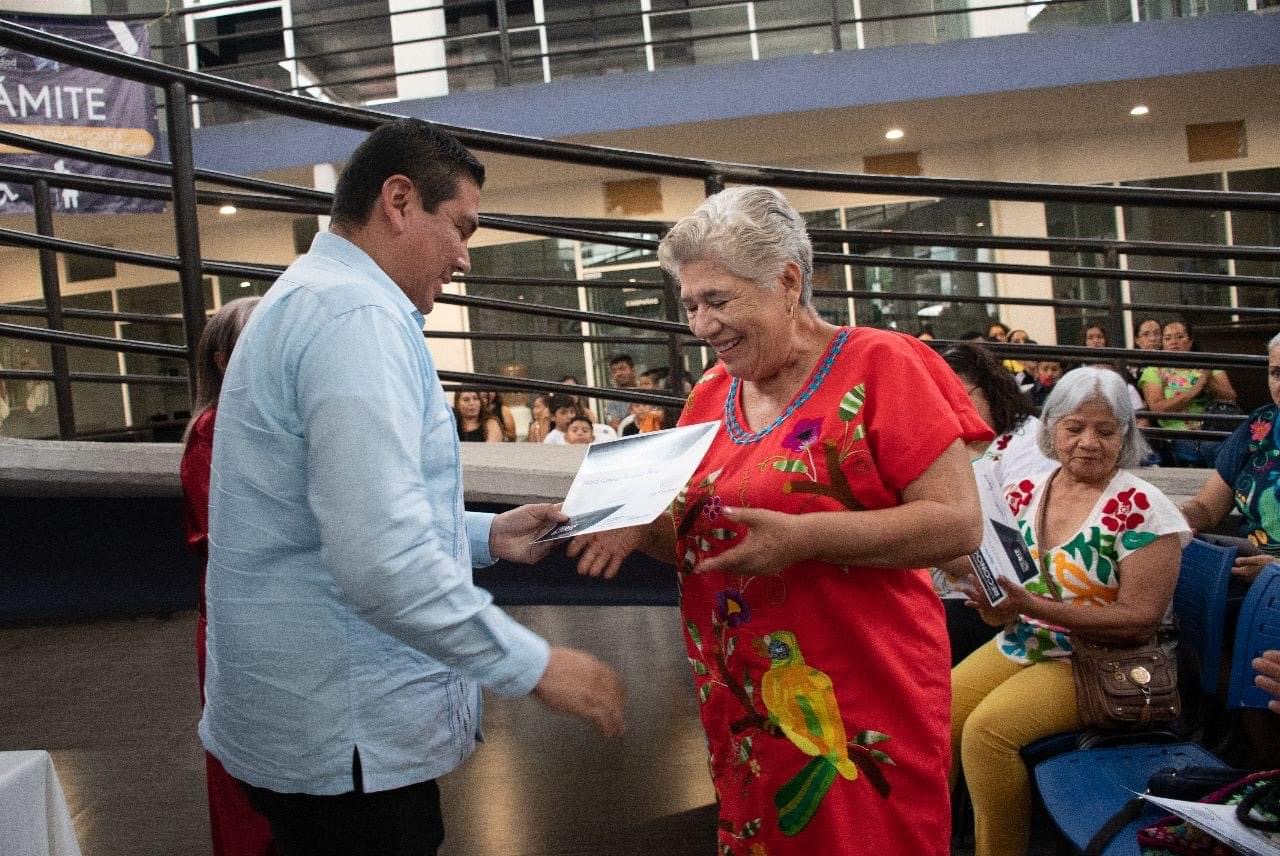 179 Mujeres piedades concluyen talleres impartidos por el DIF municipal