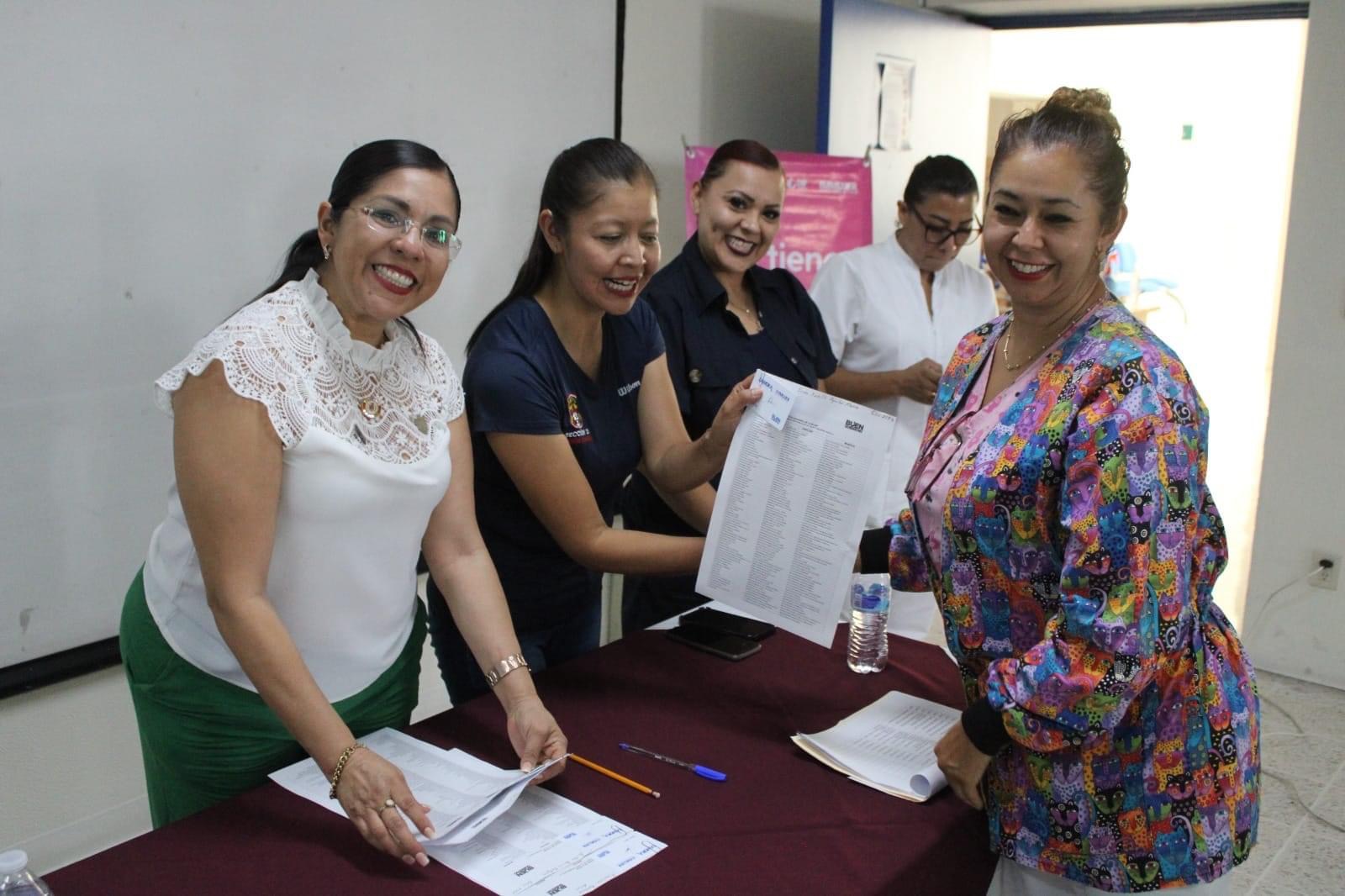 Instituto Municipal de la Mujer entregó tarjetas 