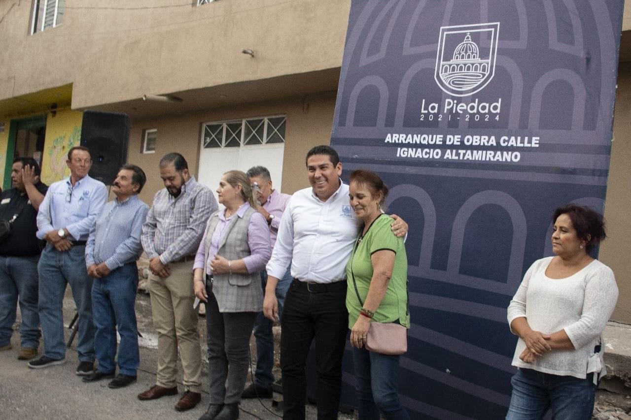 Empiezan trabajos de obra pública en calle Ignacio Altamirano en la colonia Juárez