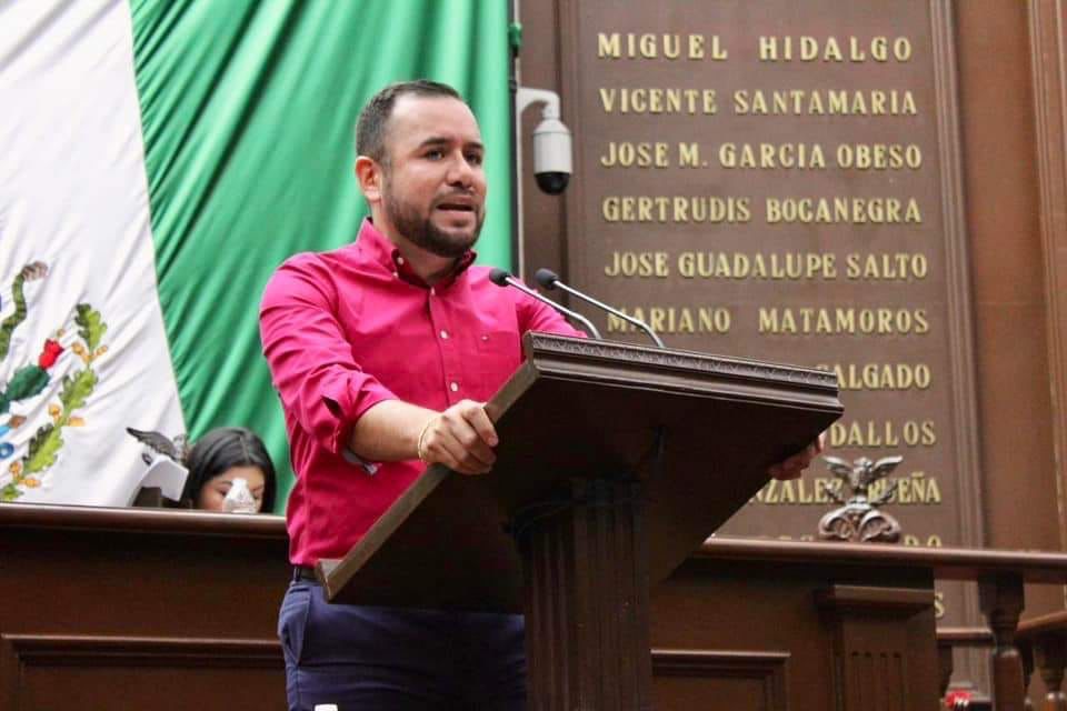 Impulsa Reyes Galindo iniciativa para otorgar servicios de asesoría gratuita a emprendedores de Michoacán