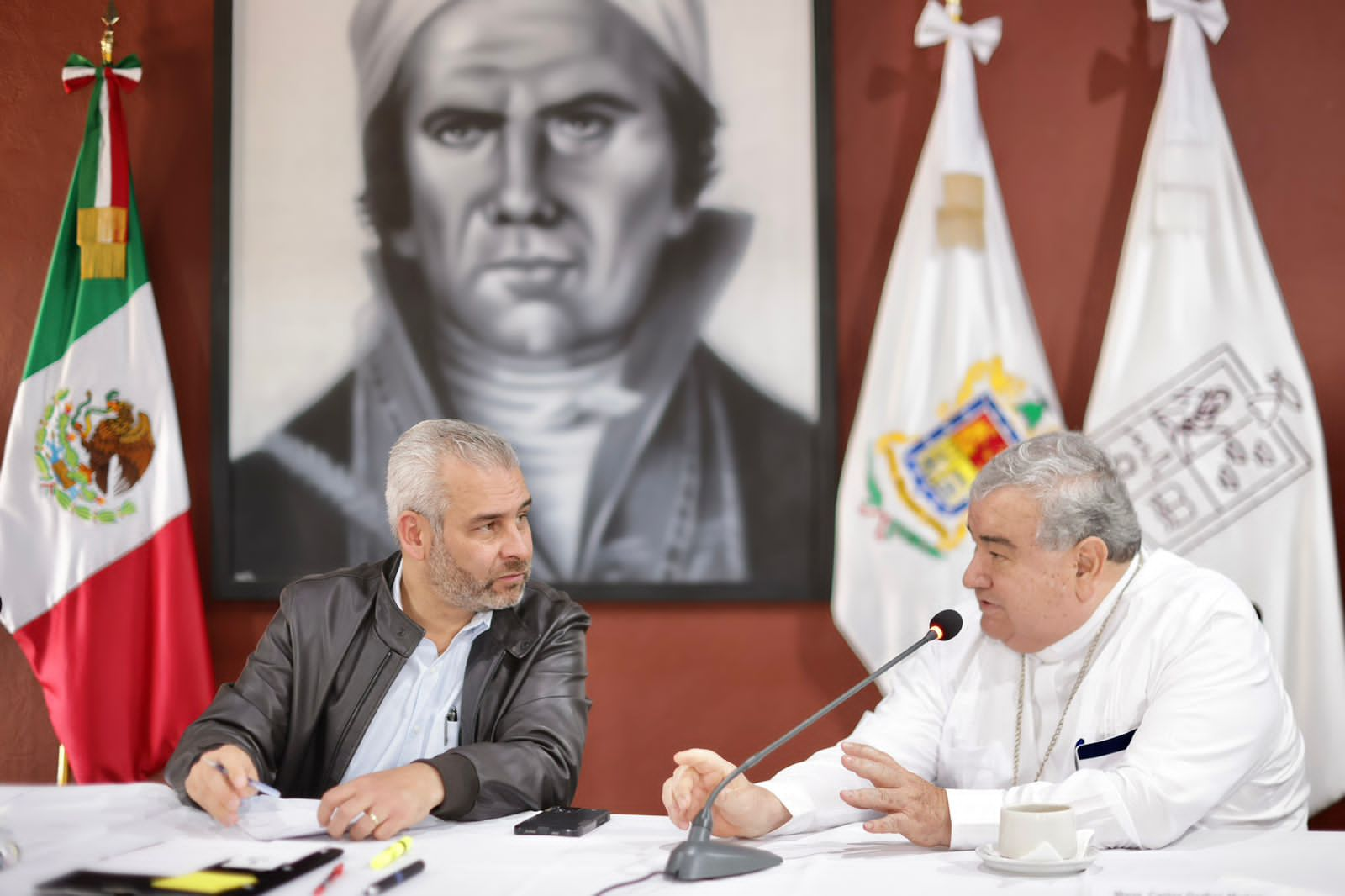 Bedolla, arzobispo y obispos establecen ruta por la paz y justicia en Michoacán