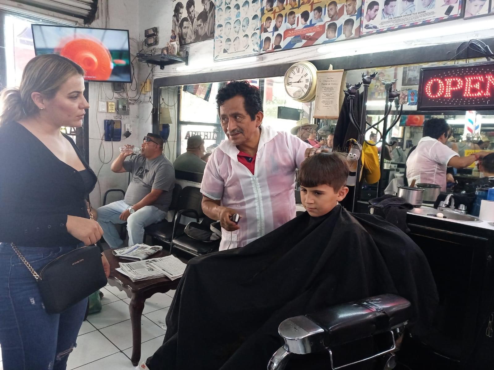 Labor de peluquero va más allá de contribuir a mejorar la apariencia física de las personas