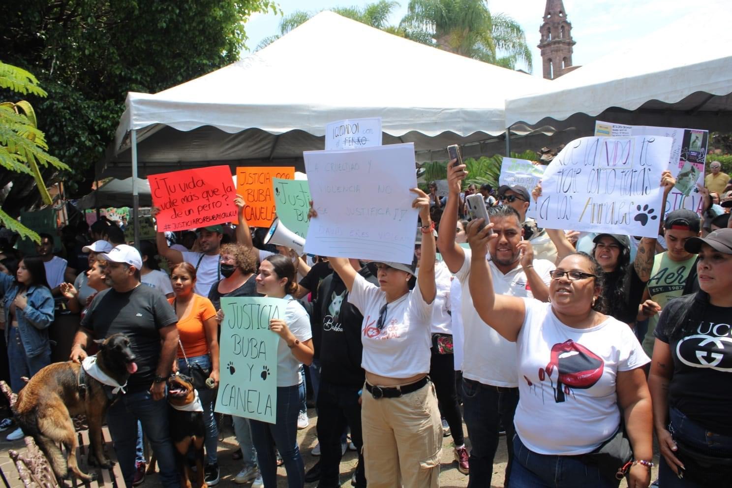 En pleno informe de gobierno, población de Tangancícuaro repudió al alcalde