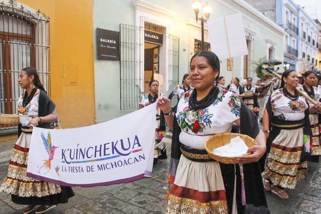 La K’uínchekua viste de colores las calles de Oaxaca