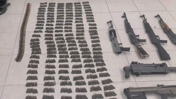 Guardia Nacional asegura 6 armas largas y más de 1,700 cartuchos útiles en Cotija