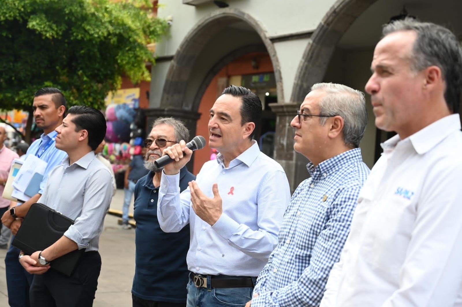 El Presidente Carlos Soto recibió a las familias de la colonia La Huanumera