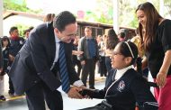 Carlos Soto visitó Secundaria Técnica número 79