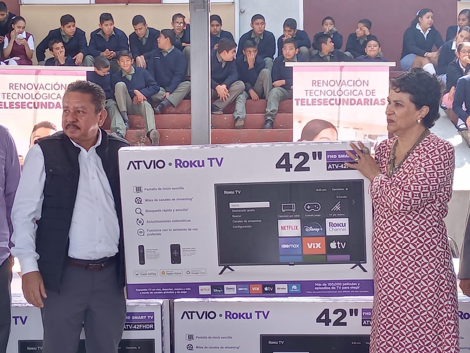 Secretaria de Educación del Estado entrega pantallas a 41 telesecundarias de la región Zamora