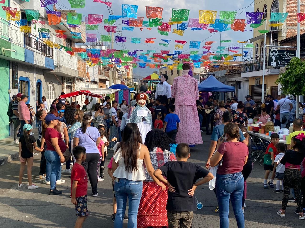 Zamoranos celebraron en grande Día de Santa Cecilia con desfile de mojigangas