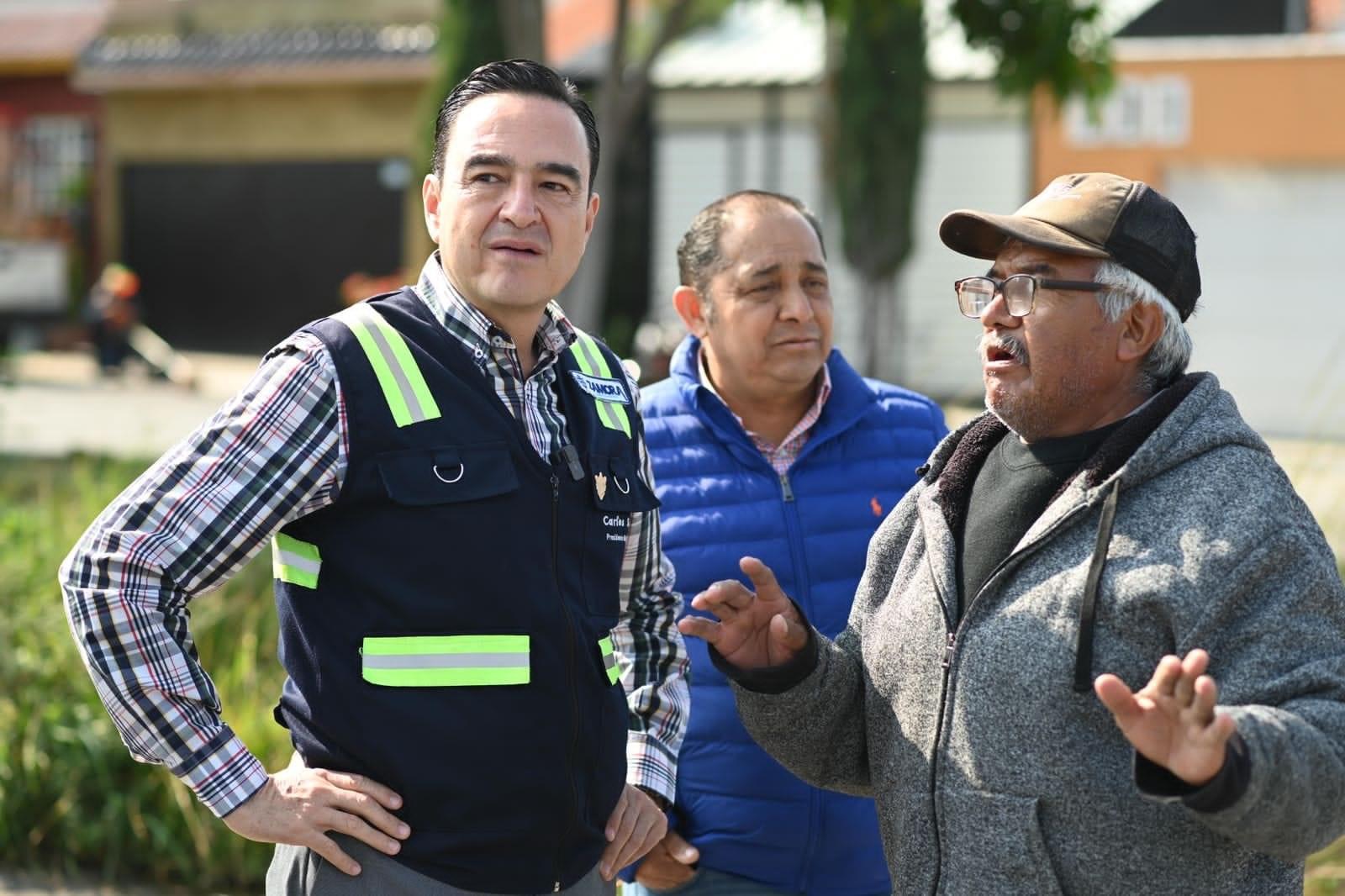 Carlos Soto continúa visitando colonias del municipio