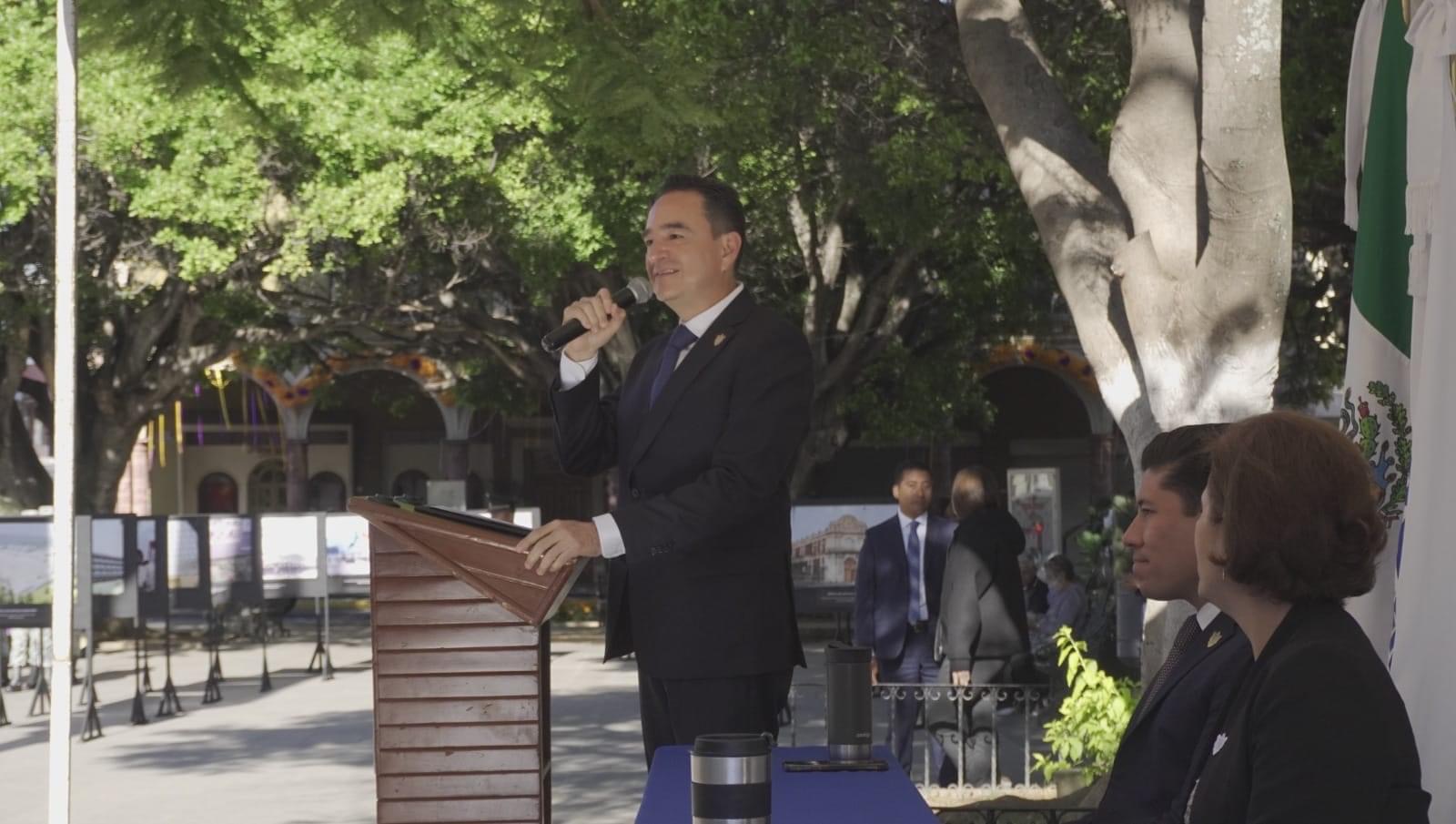 Carlos Soto encabezó la presentación de efemérides