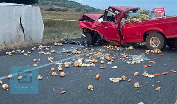 Un muerto en choque de frente entre dos camionetas en la carretera La Piedad – Vista hermosa