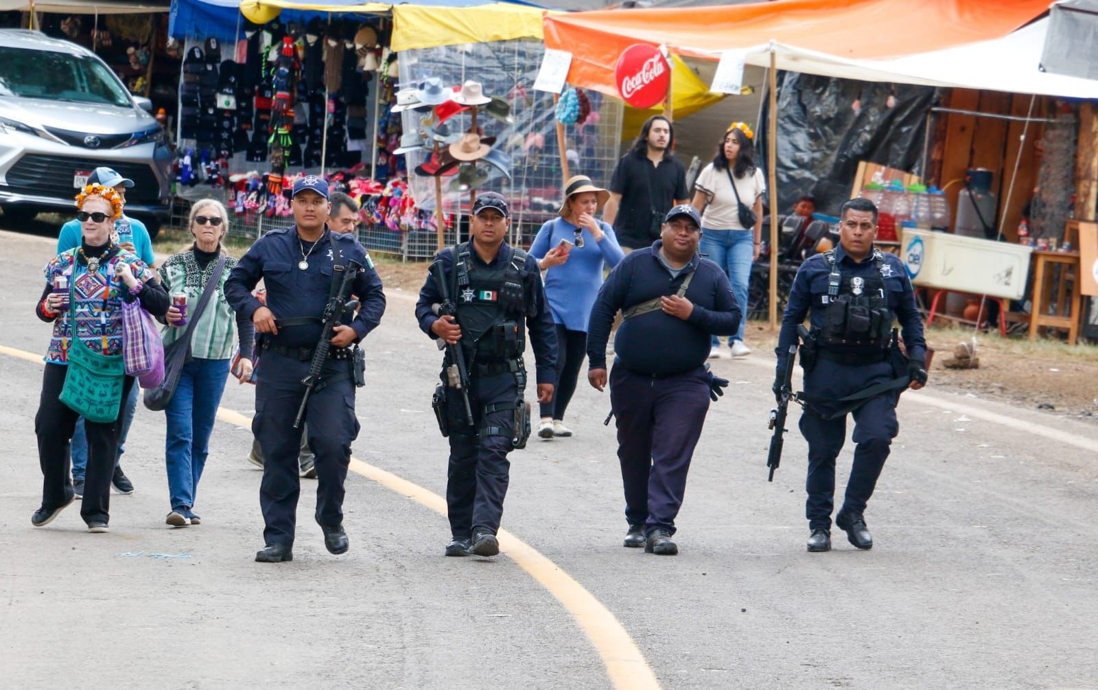 Turistas reconocen exitoso despliegue de seguridad en Noche de Muertos