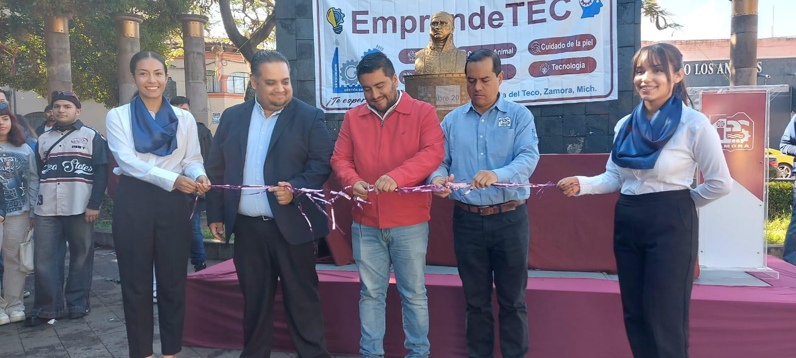 Estudiantes del Tec Zamora exponen proyectos de marketing