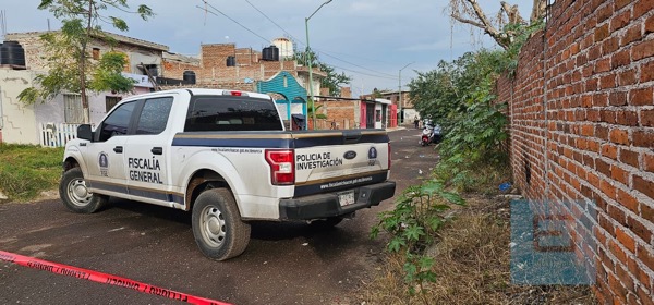 A balazos ejecutan a un joven en la vía pública de Jacona