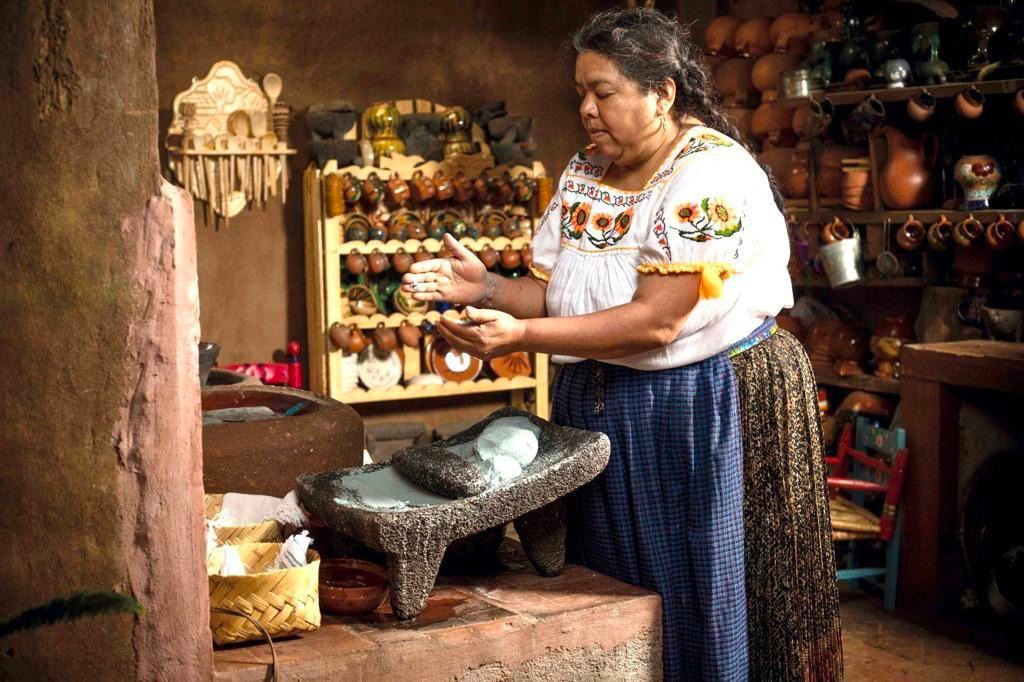 Cocineras tradicionales, tesoro ancestral que con tu voto podría ganar los Premios Excelencias Gourmet
