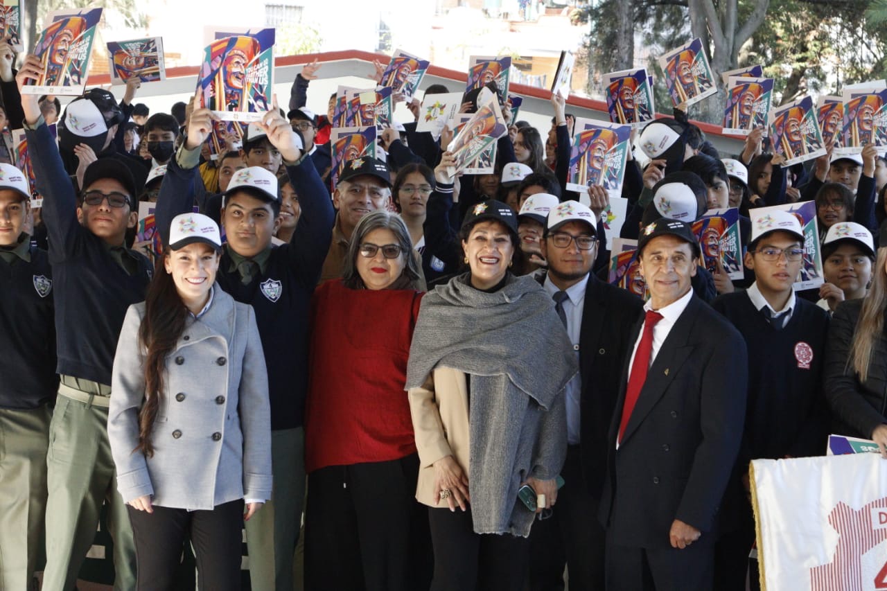 Estudiantes aprenden inglés en sus escuelas y reciben certificado internacional: SEE