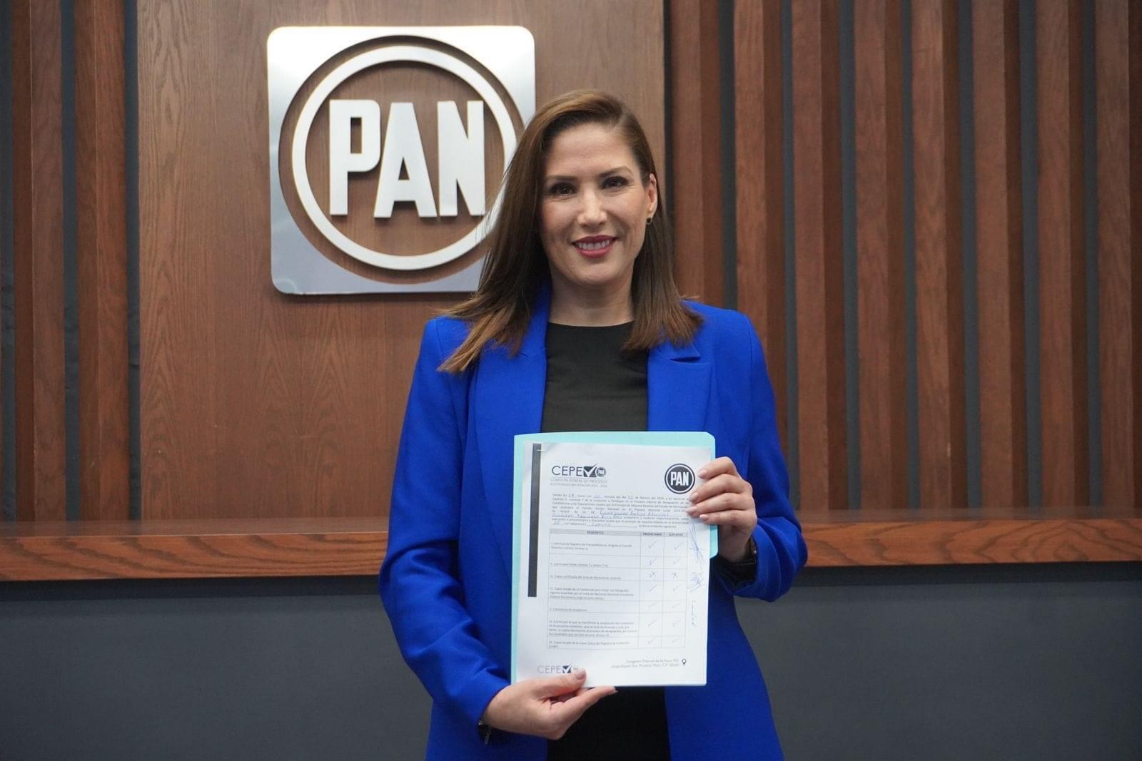 Ivonne Pantoja se registra como precandidata a diputada por el distrito de Zamora