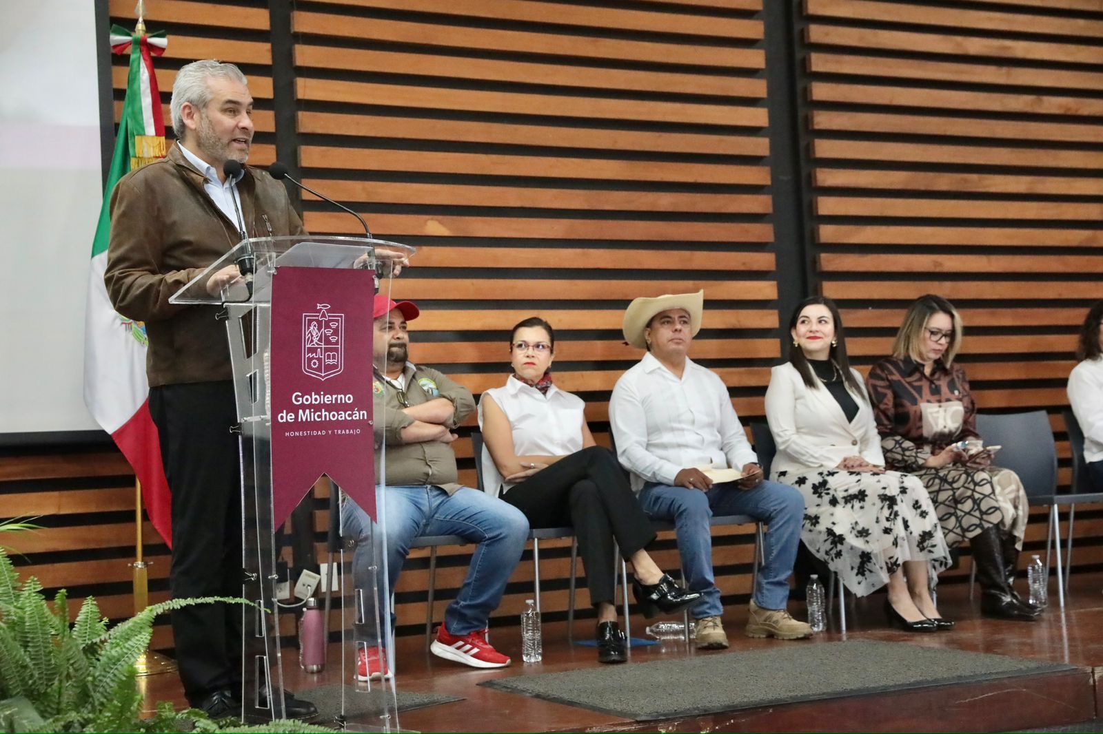 Programa Sembrando Vida beneficia a 12 mil michoacanos de 30 municipios: Bedolla