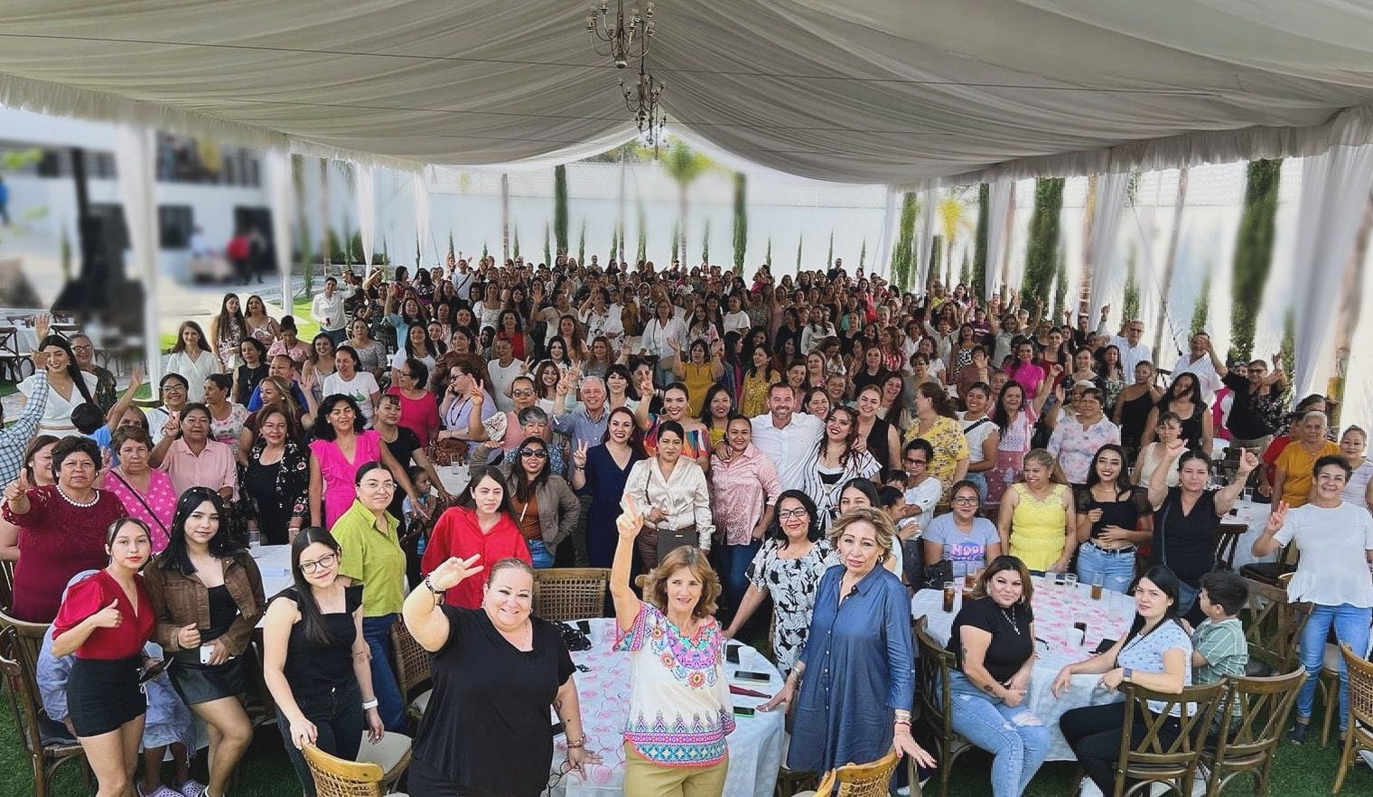 Total apoyo de mujeres jaconenses a Domingo Méndez