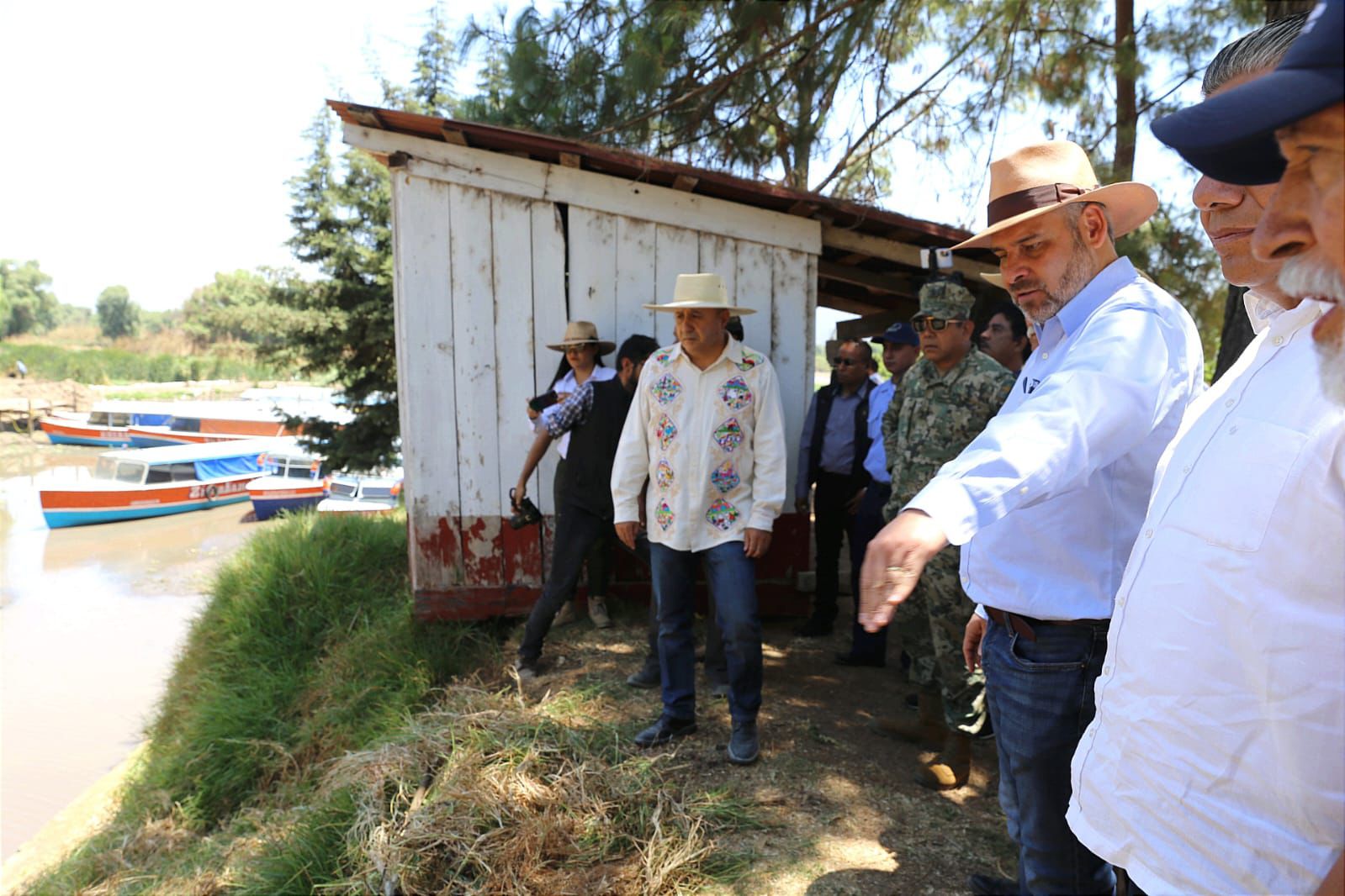 Se concreta y aplica programa de preservación del lago de Pátzcuaro: Bedolla