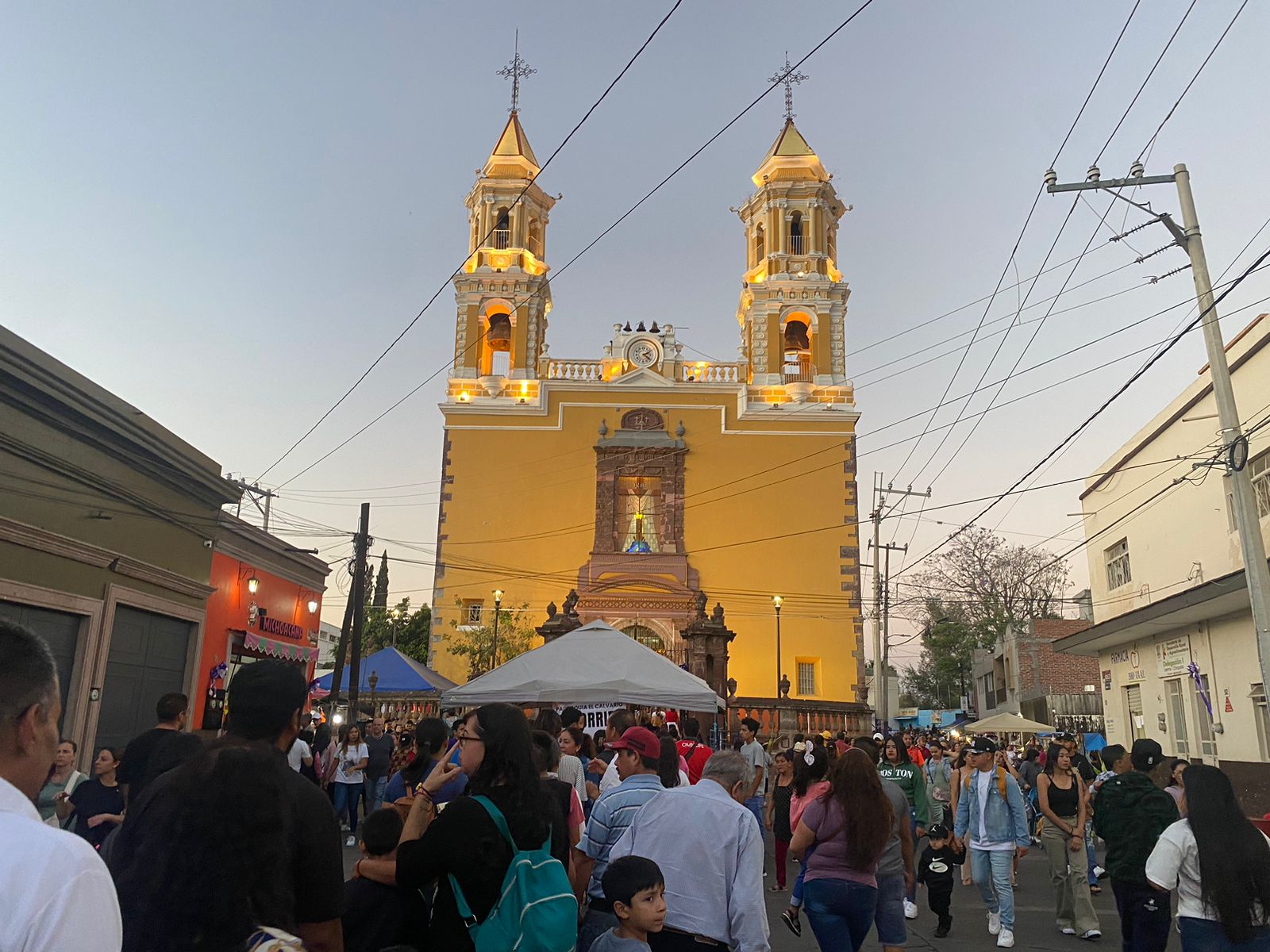 Feligreses y sacerdotes celebran Corpus Christi en Zamora 