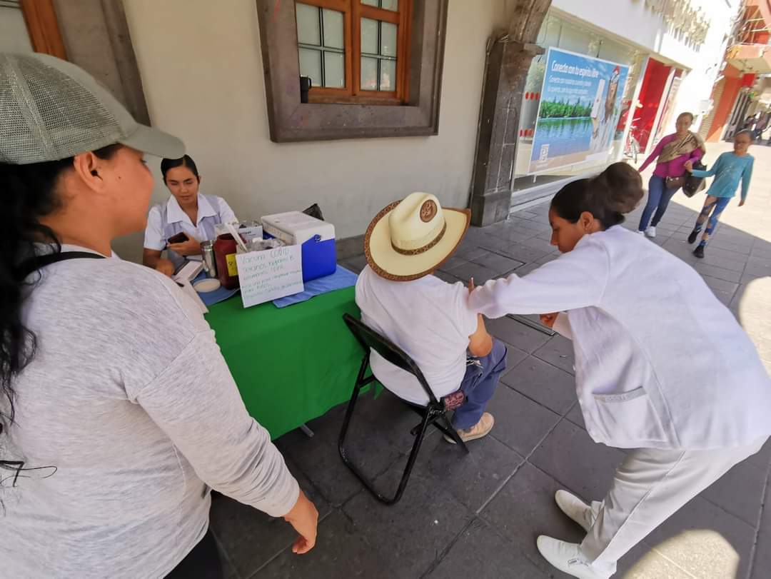 Ponen en marcha campaña de vacunación contra diversas enfermedades 