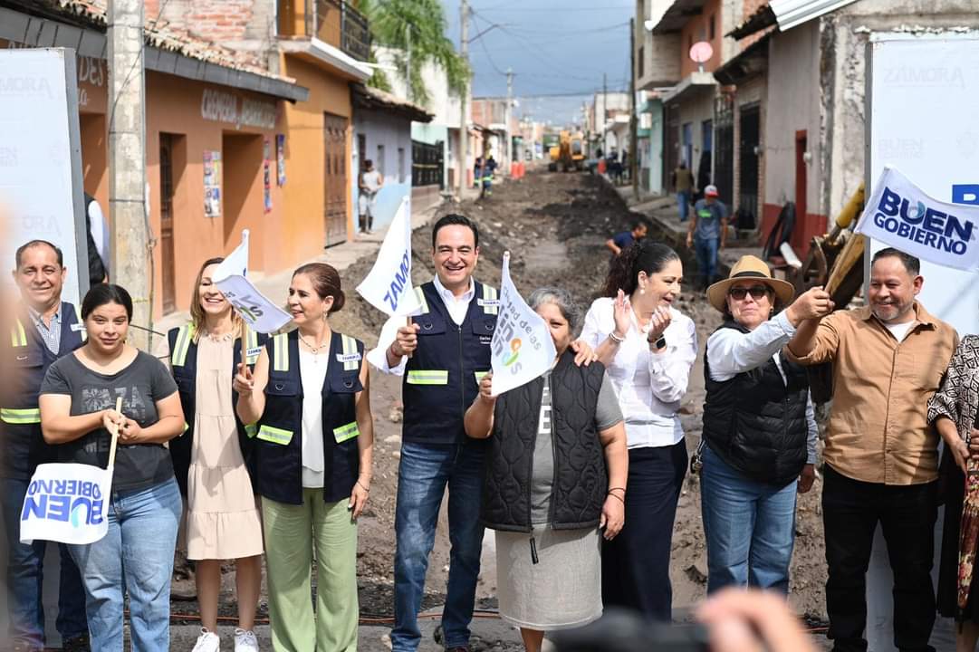 Carlos Soto pone en marcha primera etapa de calle Serapio Rendón en Ario de Rayón