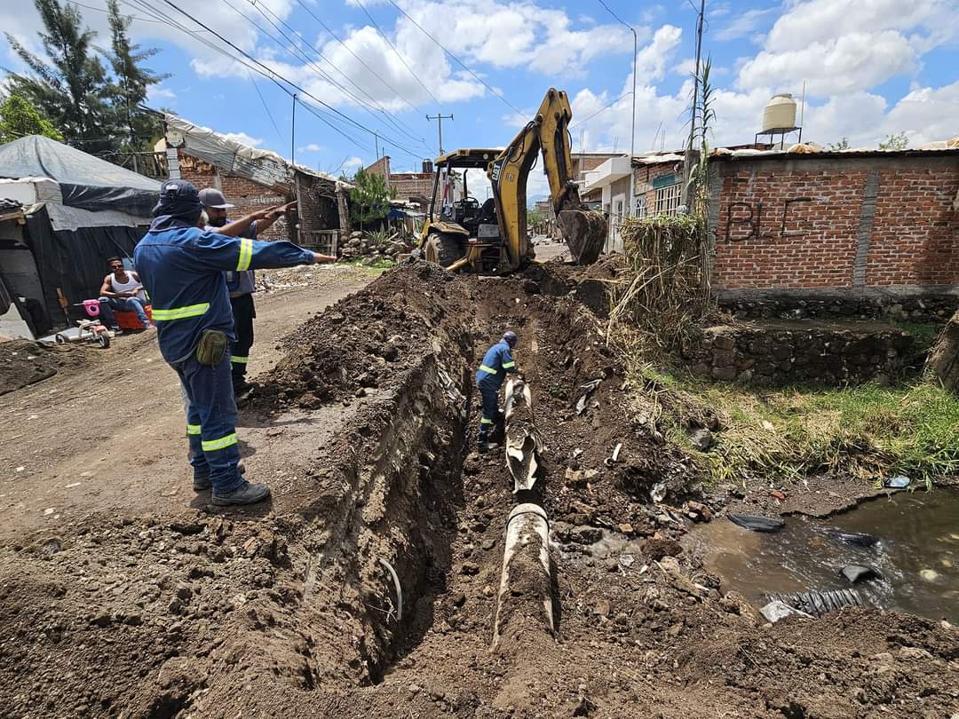 SAPAZ entra en acción para reparar fuga en tubería en el acueducto norte