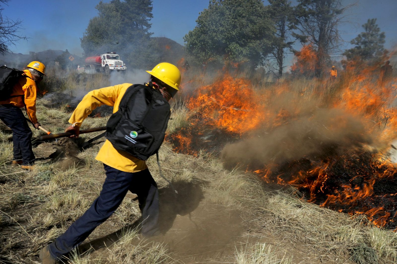 La incansable lucha contra el fuego de los brigadistas forestales