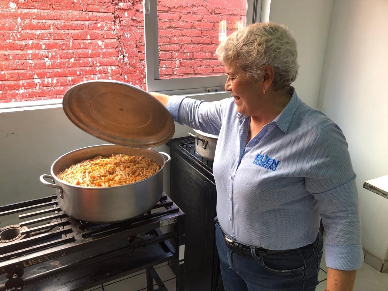 Continúan los desayunos en el comedor comunitario “Rosita Espinoza”