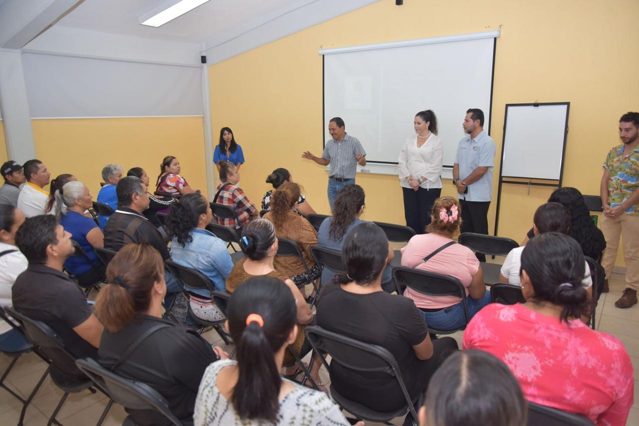 DIF Zamora realizó charla dirigida a padres de familia 