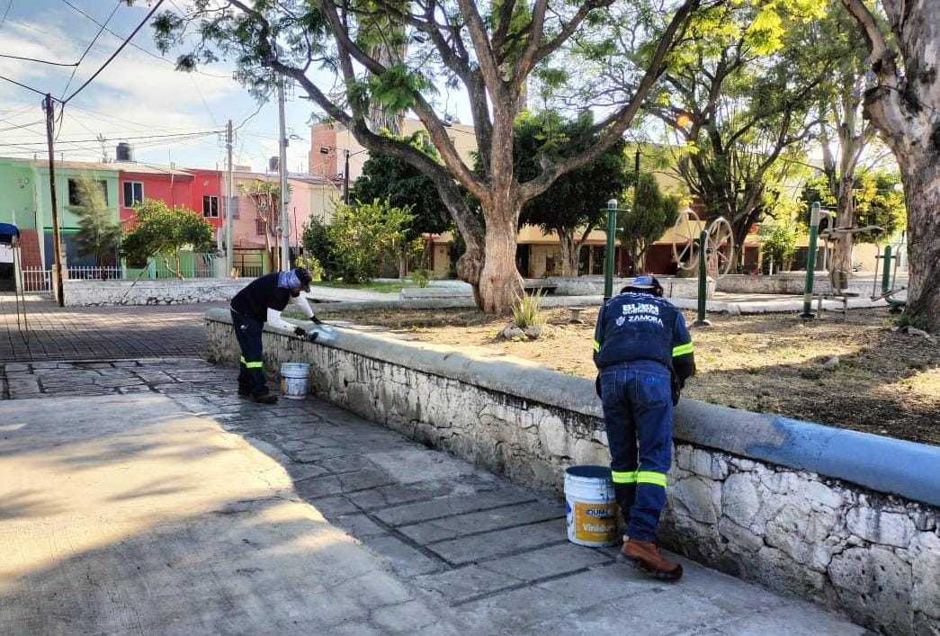 Con la rehabilitación de banquetas y otras acciones buscan prevenir accidentes en La Padera